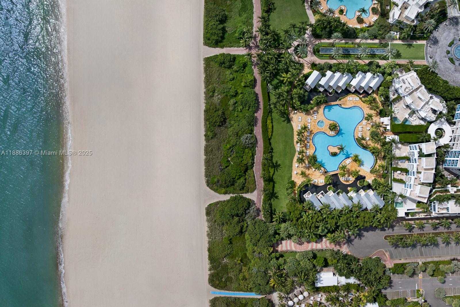 Small Image of 50 SOUTH POINTE DR #2903, Miami Beach Number 31
