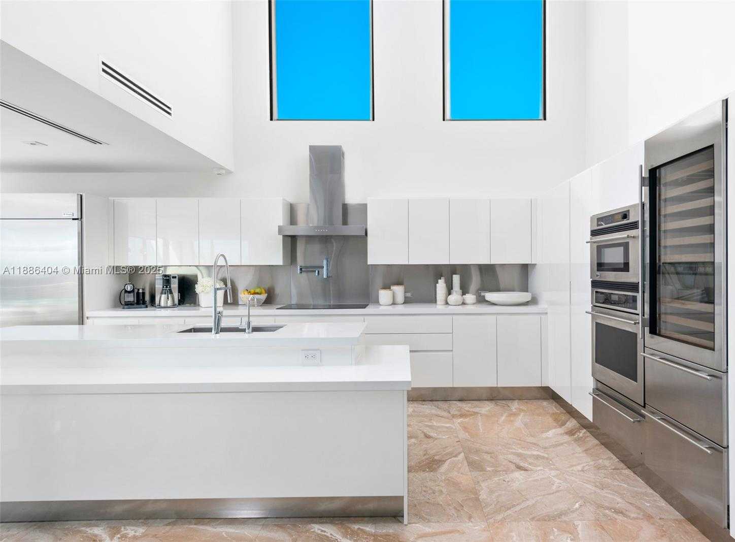 Small Image of 1580 SOUTH TREASURE DR, North Bay Village Number 13