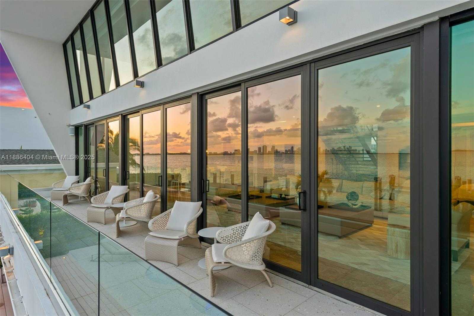 Small Image of 1580 SOUTH TREASURE DR, North Bay Village Number 2