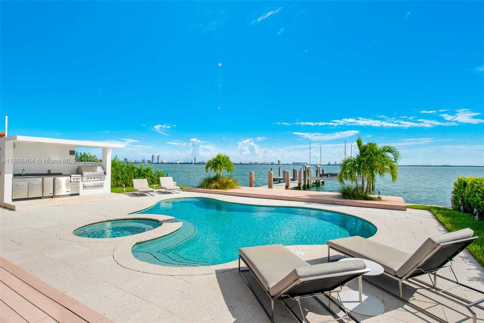 Small Image of 1580 SOUTH TREASURE DR, North Bay Village Number 8