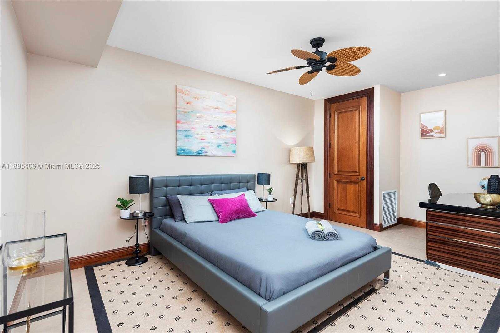 Small Image of 1638 NORTH EAST 6TH ST, Fort Lauderdale Number 24