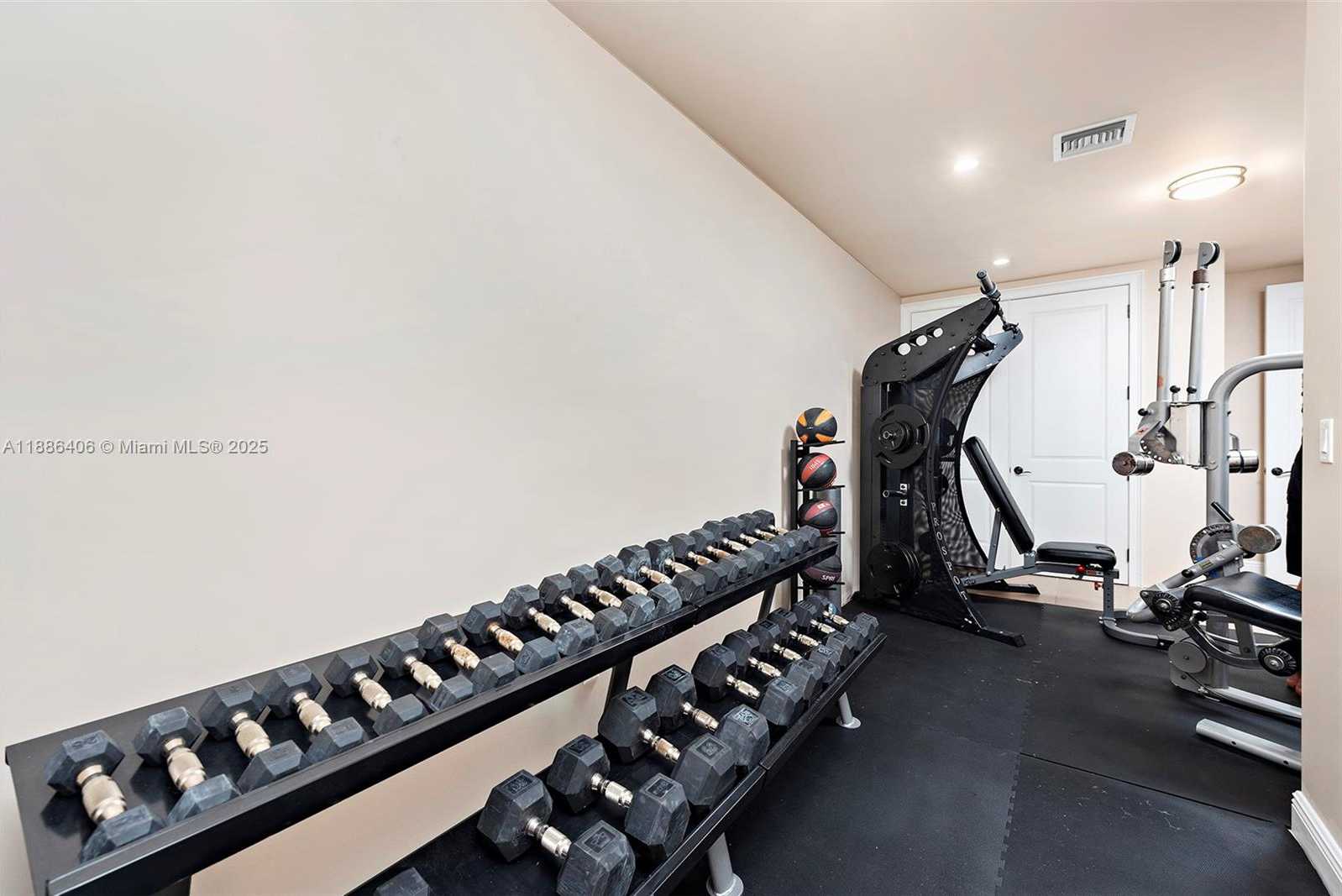 Small Image of 1638 NORTH EAST 6TH ST, Fort Lauderdale Number 31