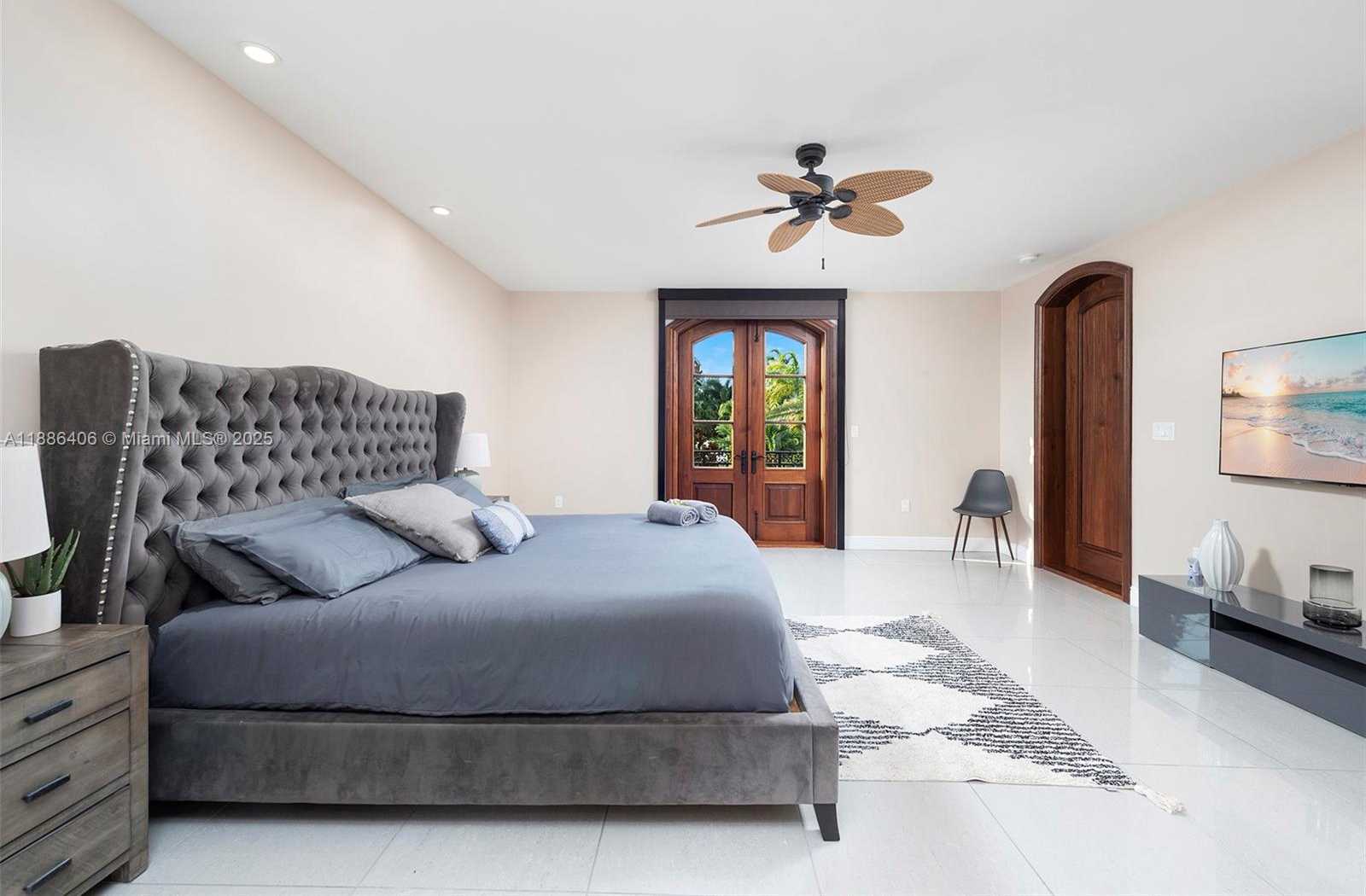 Small Image of 1638 NORTH EAST 6TH ST, Fort Lauderdale Number 35