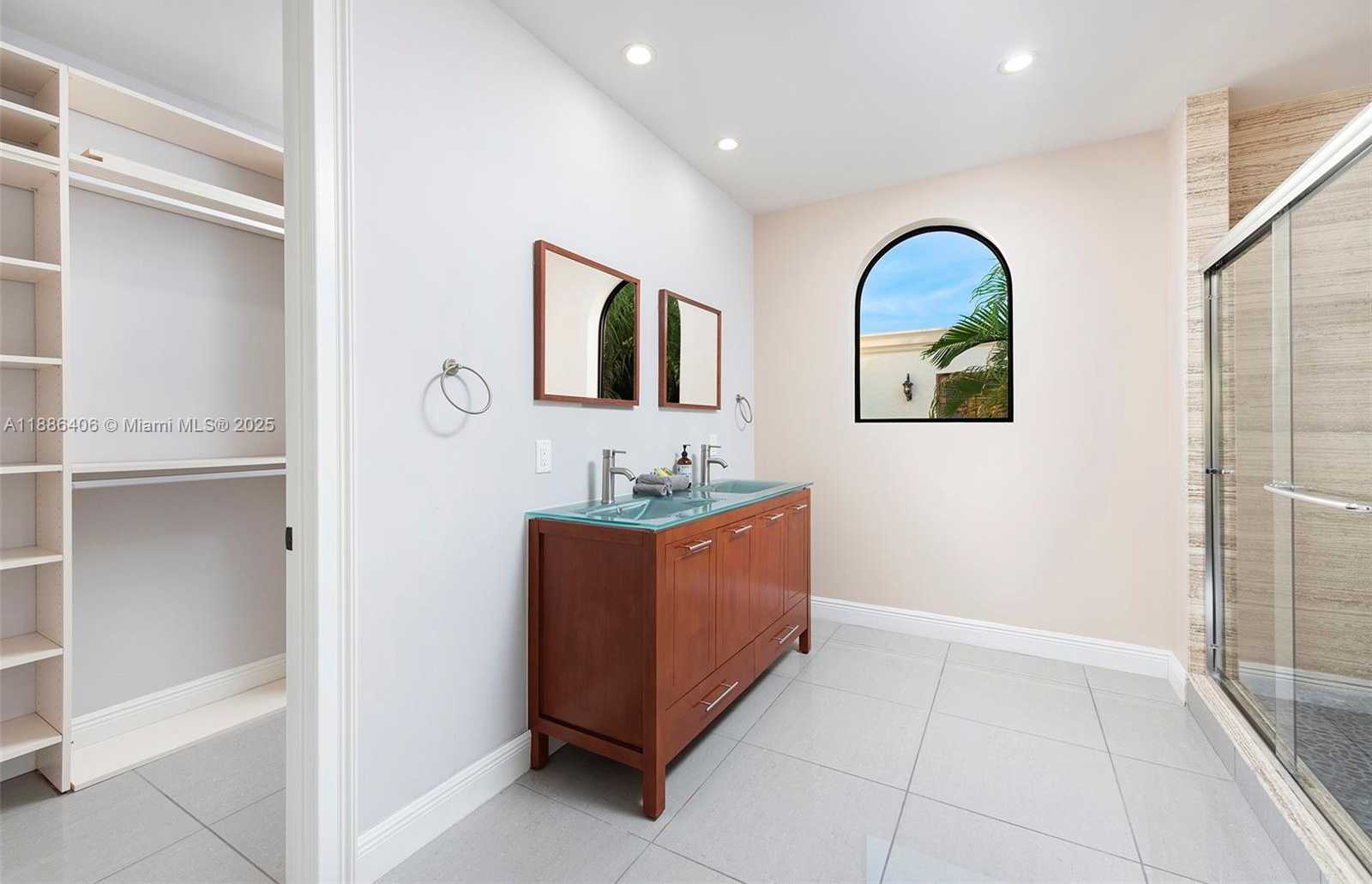 Small Image of 1638 NORTH EAST 6TH ST, Fort Lauderdale Number 37