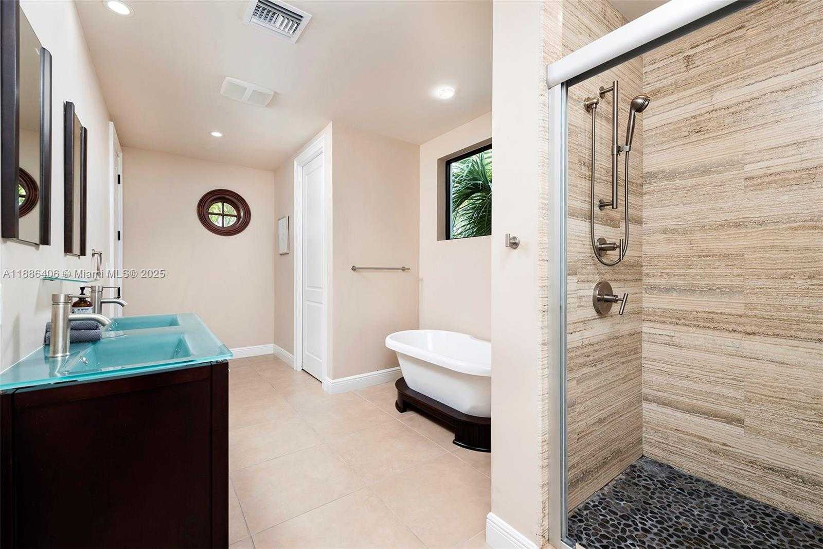 Small Image of 1638 NORTH EAST 6TH ST, Fort Lauderdale Number 40