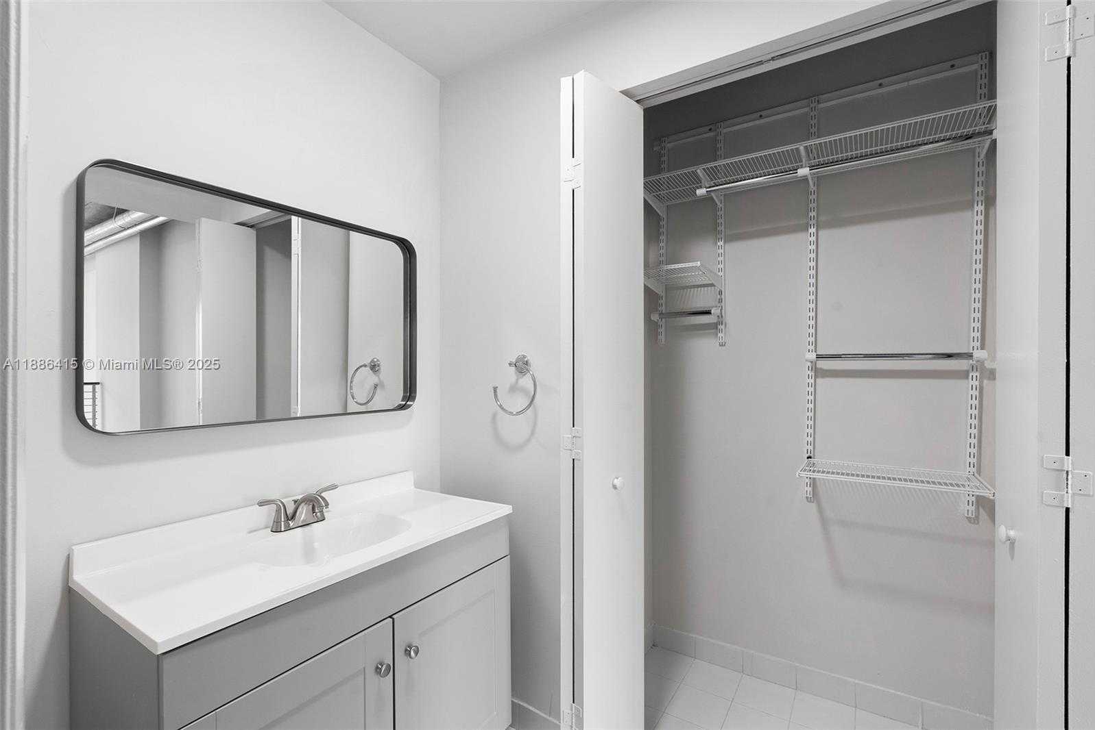 Small Image of 690 SOUTH WEST 1ST CT #1514, Miami Number 16