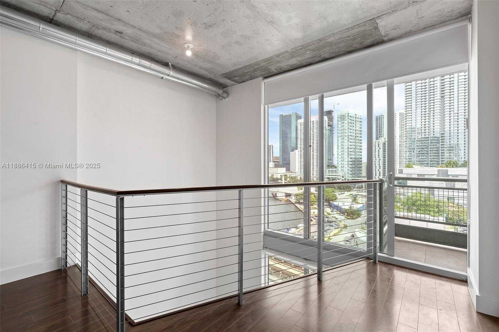 Small Image of 690 SOUTH WEST 1ST CT #1514, Miami Number 17