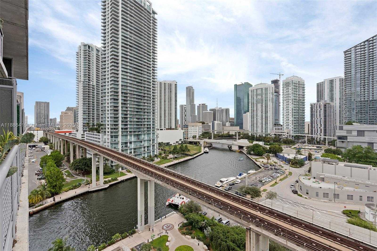 Small Image of 690 SOUTH WEST 1ST CT #1514, Miami Number 3