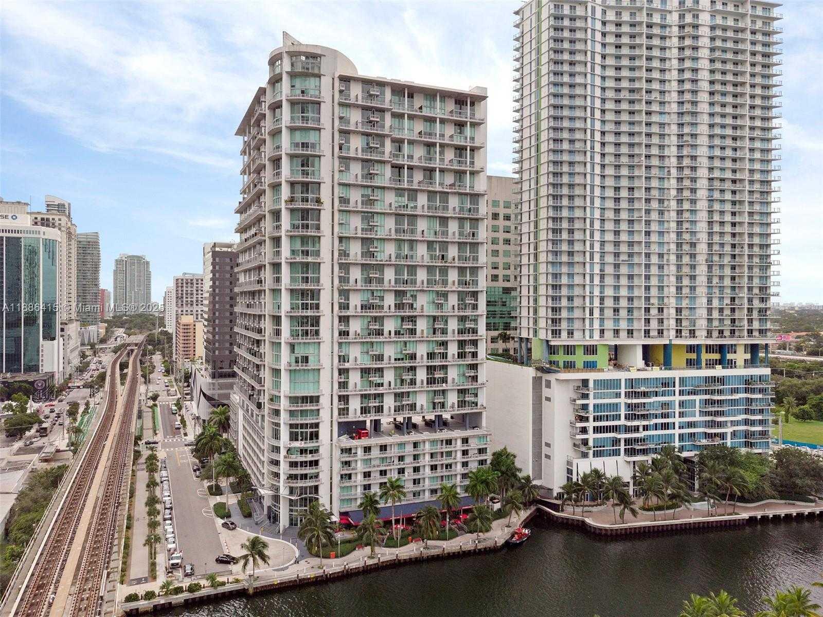 Small Image of 690 SOUTH WEST 1ST CT #1514, Miami Number 4