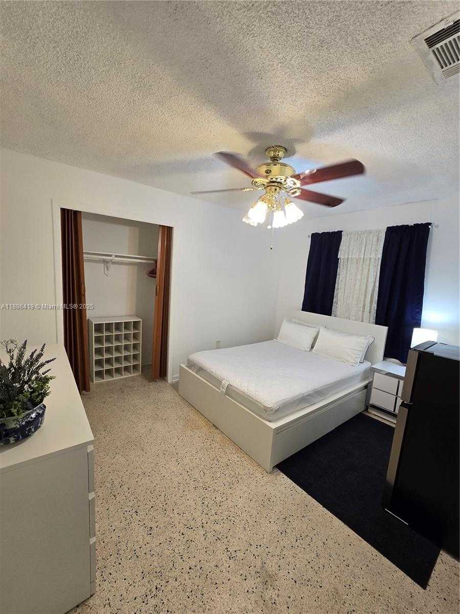 Small Image of 472 EAST 15TH ST #1, Hialeah Number 2