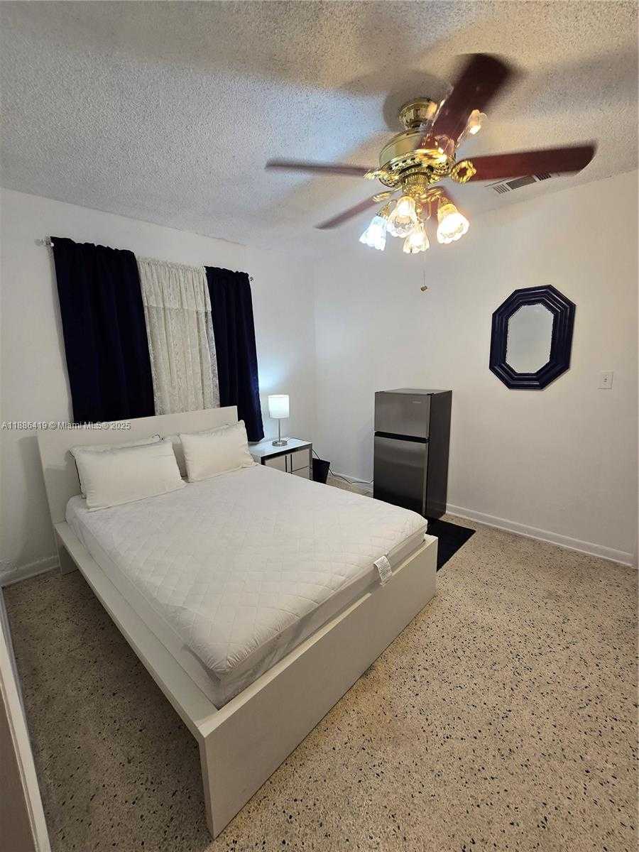 Small Image of 472 EAST 15TH ST #1, Hialeah Number 3