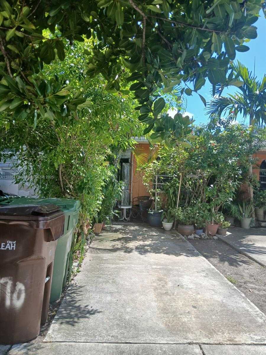 Small Image of 472 EAST 15TH ST #1, Hialeah Number 8