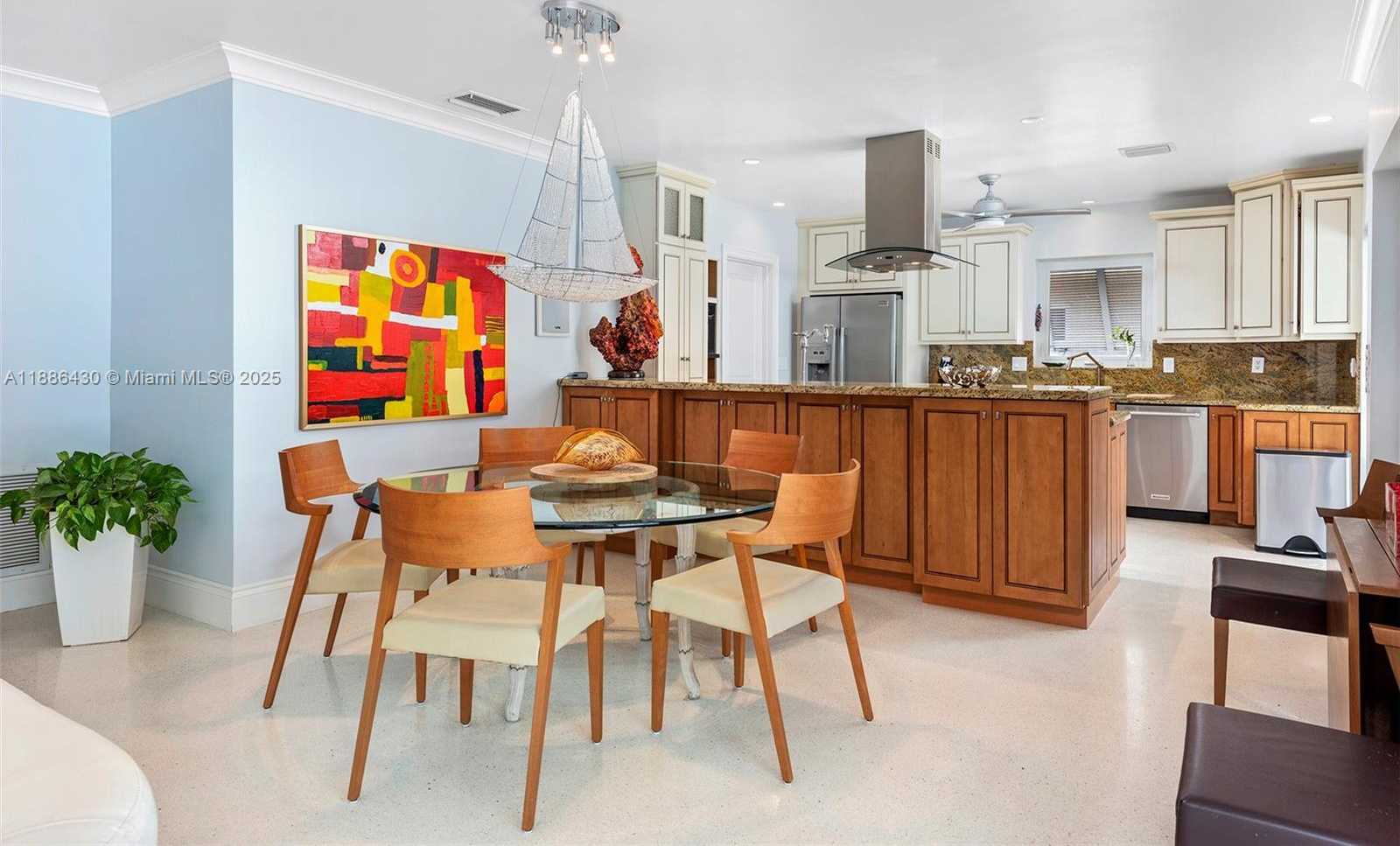 Small Image of 454 TAMARIND DR, Hallandale Beach Number 12