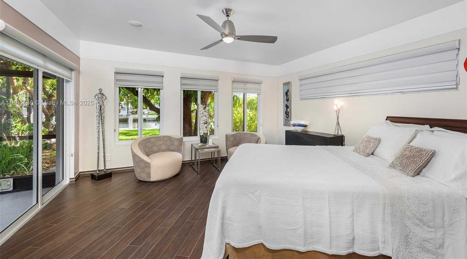 Small Image of 454 TAMARIND DR, Hallandale Beach Number 15