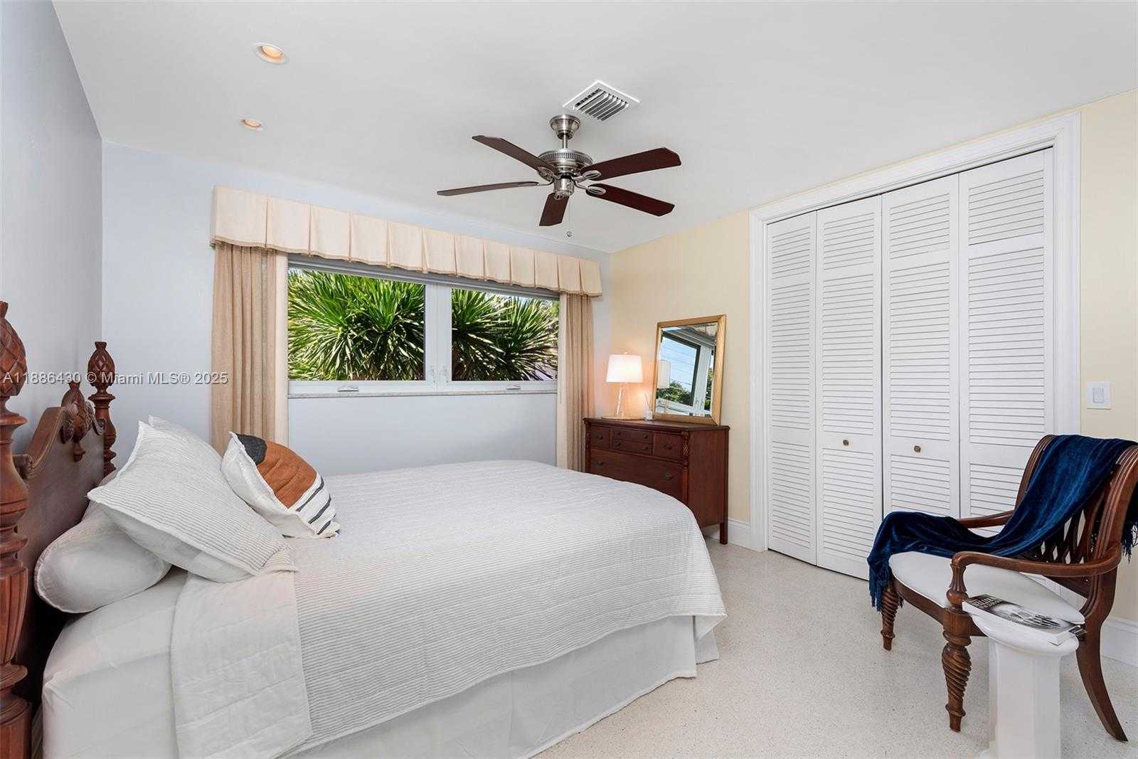 Small Image of 454 TAMARIND DR, Hallandale Beach Number 21