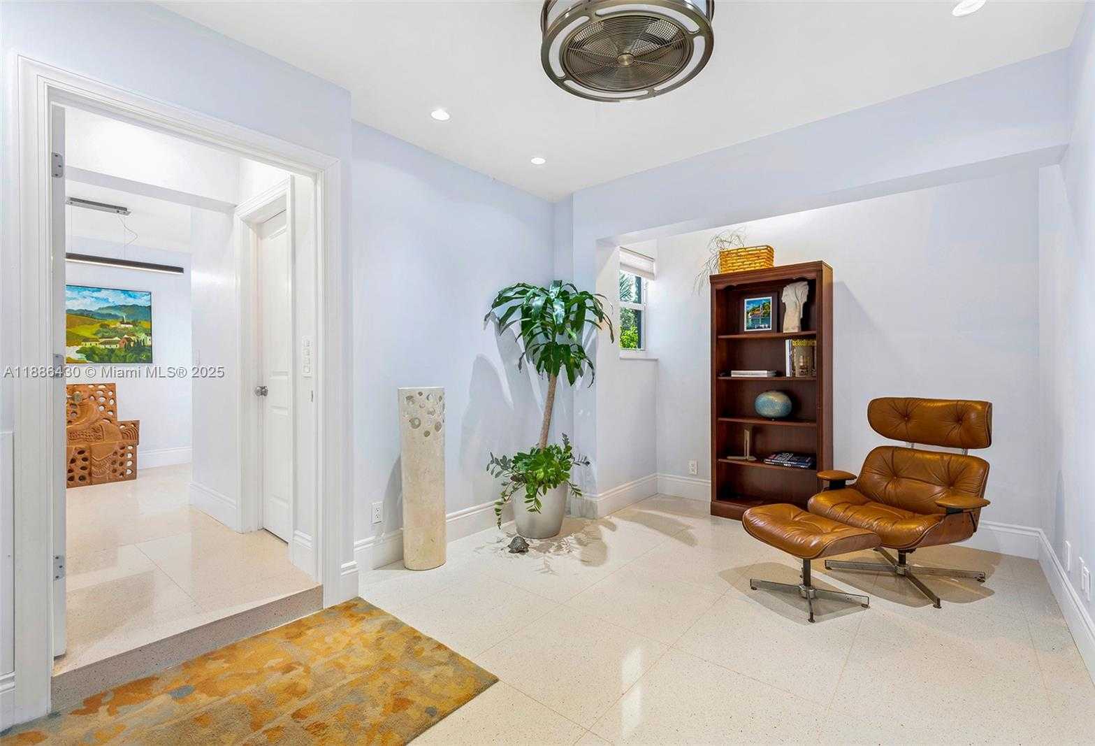 Small Image of 454 TAMARIND DR, Hallandale Beach Number 22