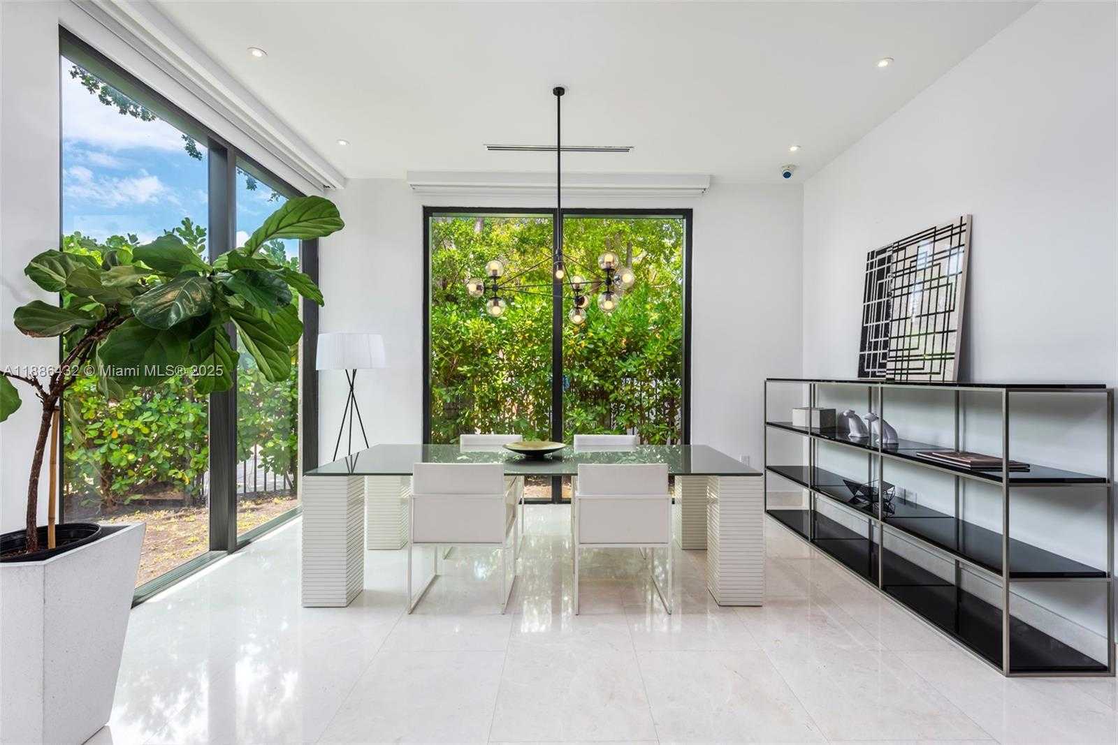 Small Image of 4675 NORTH EAST 2ND AVE, Miami Number 21