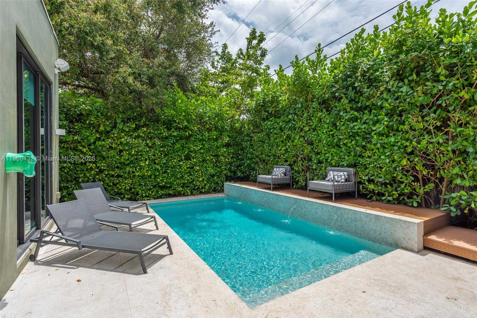 Small Image of 4675 NORTH EAST 2ND AVE, Miami Number 3