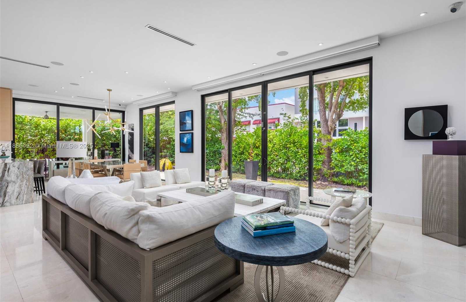 Small Image of 4675 NORTH EAST 2ND AVE, Miami Number 34