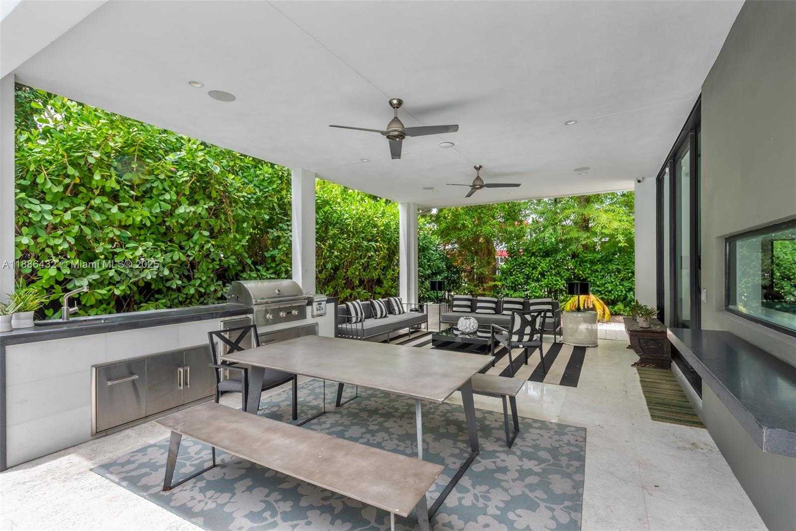 Small Image of 4675 NORTH EAST 2ND AVE, Miami Number 37
