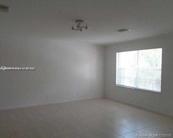 Small Image of 3013 WOODLANDS DR #3013, Margate Number 13