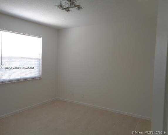 Small Image of 3013 WOODLANDS DR #3013, Margate Number 18