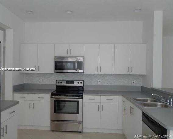 Small Image of 3013 WOODLANDS DR #3013, Margate Number 4