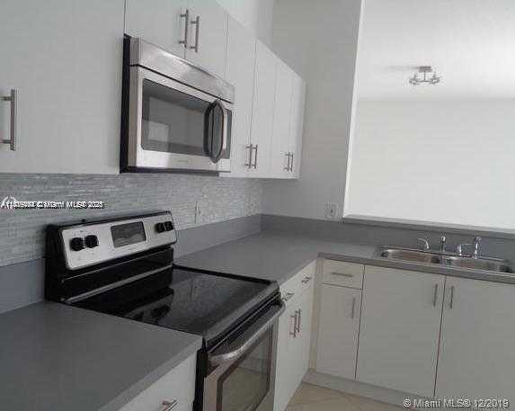 Small Image of 3013 WOODLANDS DR #3013, Margate Number 5