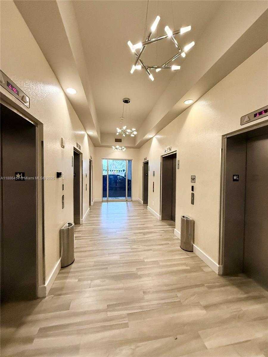 Small Image of 1750 NORTH BAYSHORE DR #1218, Miami Number 29
