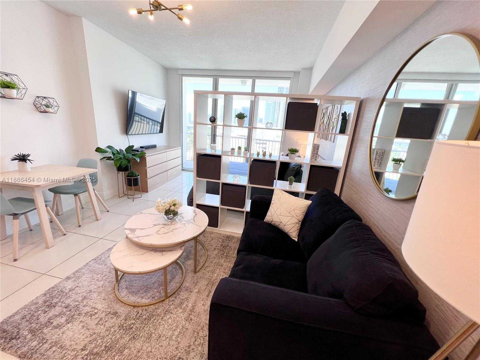 Small Image of 1750 NORTH BAYSHORE DR #1218, Miami Number 3