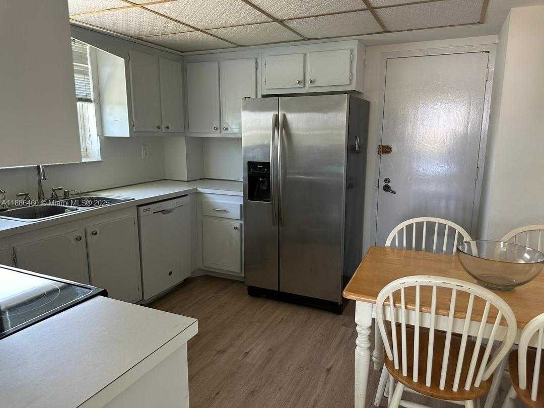 Small Image of 9501 EAST BAY HARBOR DR #5B, Bay Harbor Islands Number 12