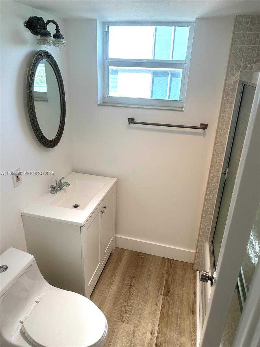 Small Image of 9501 EAST BAY HARBOR DR #5B, Bay Harbor Islands Number 17