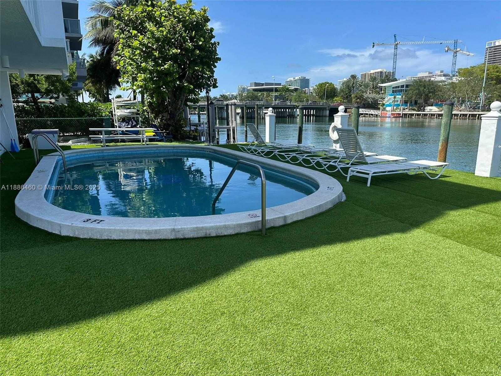 Small Image of 9501 EAST BAY HARBOR DR #5B, Bay Harbor Islands Number 4