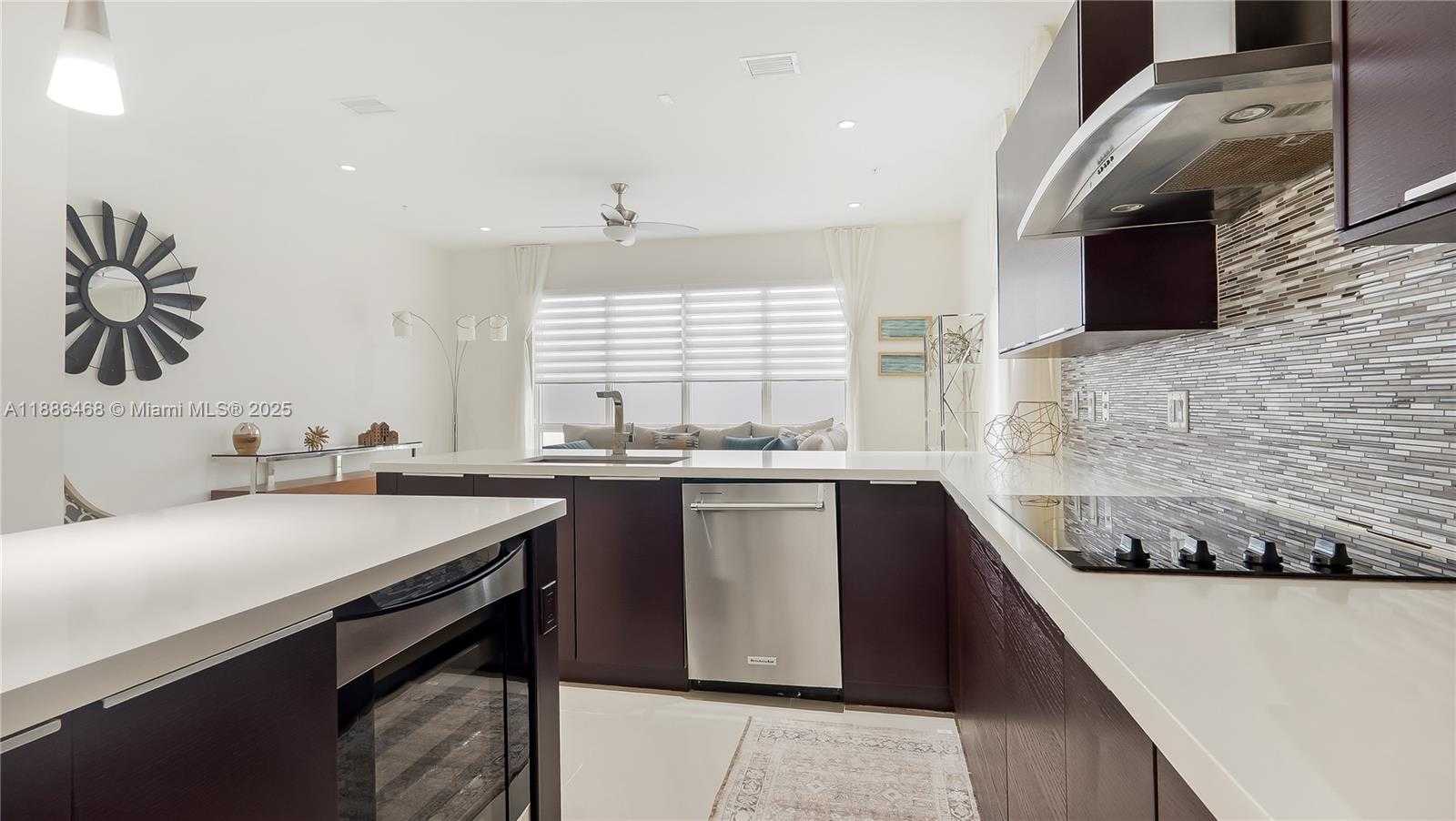 Small Image of 6611 NORTH WEST 105TH PL #6611, Doral Number 11