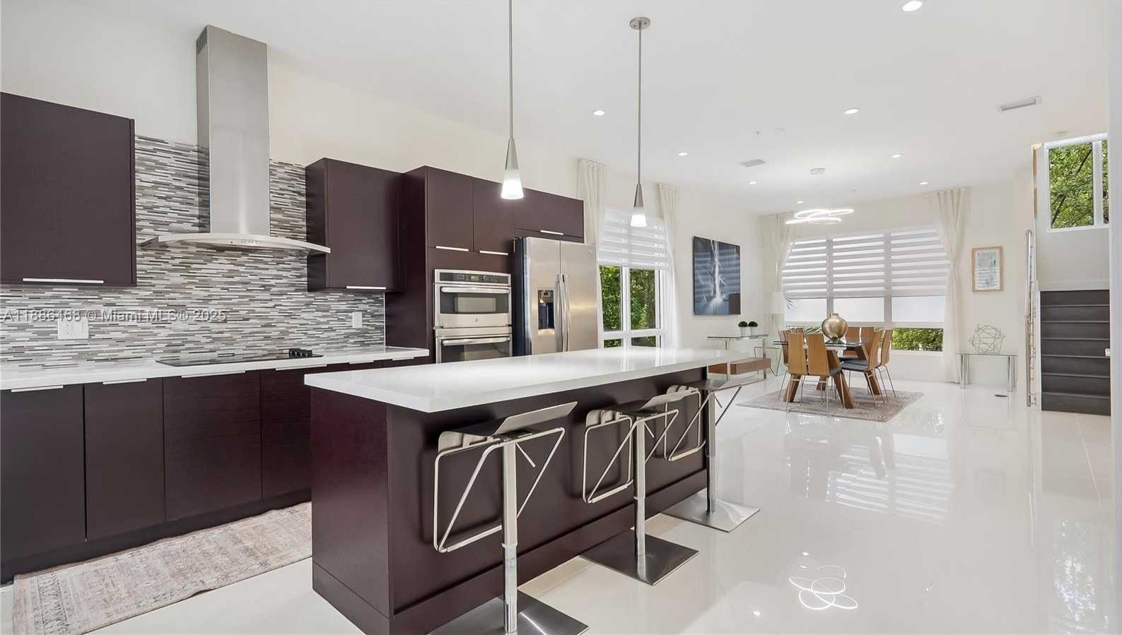 Small Image of 6611 NORTH WEST 105TH PL #6611, Doral Number 12