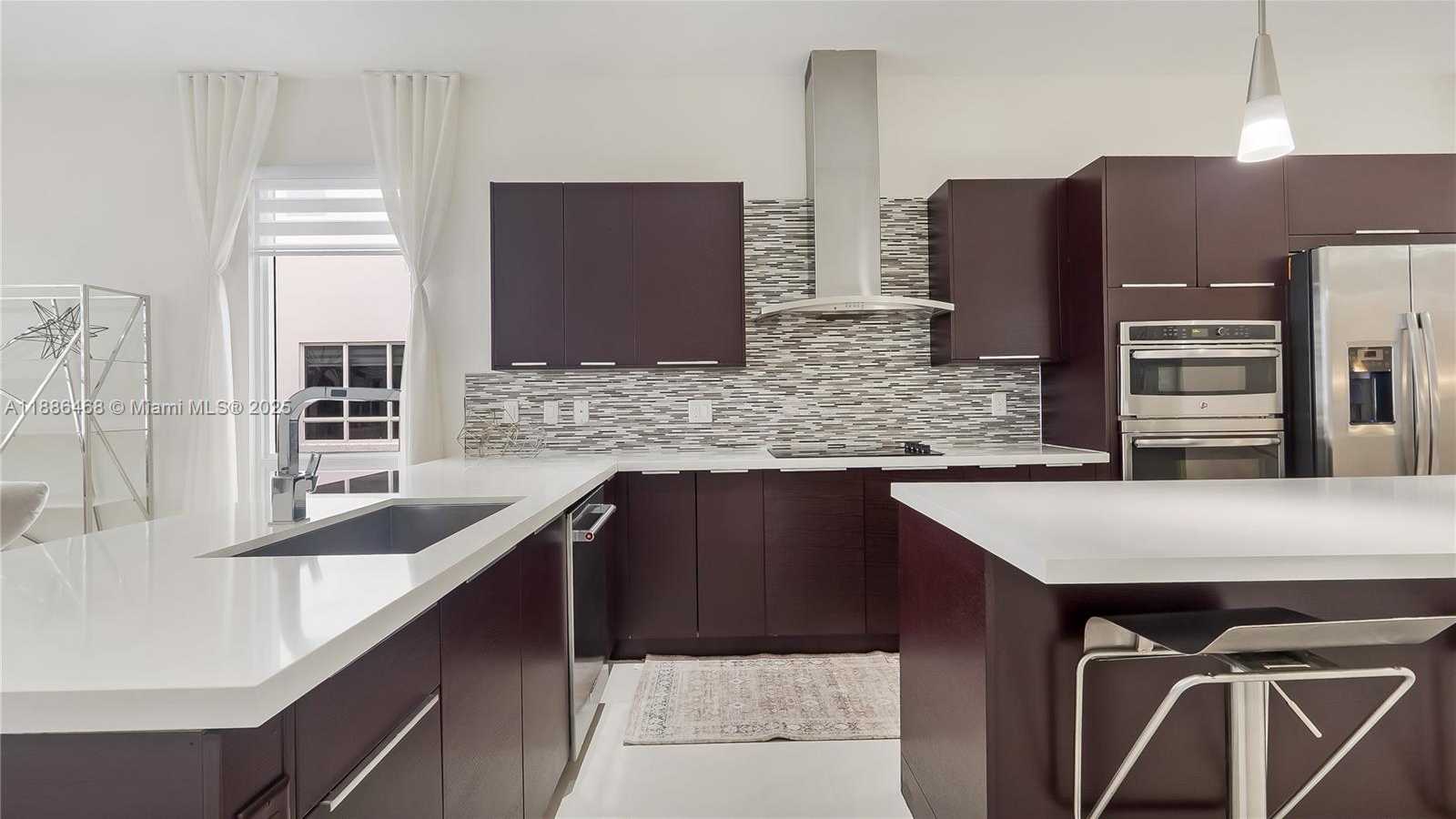 Small Image of 6611 NORTH WEST 105TH PL #6611, Doral Number 13