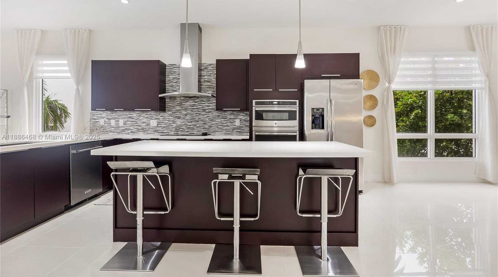 Small Image of 6611 NORTH WEST 105TH PL #6611, Doral Number 19