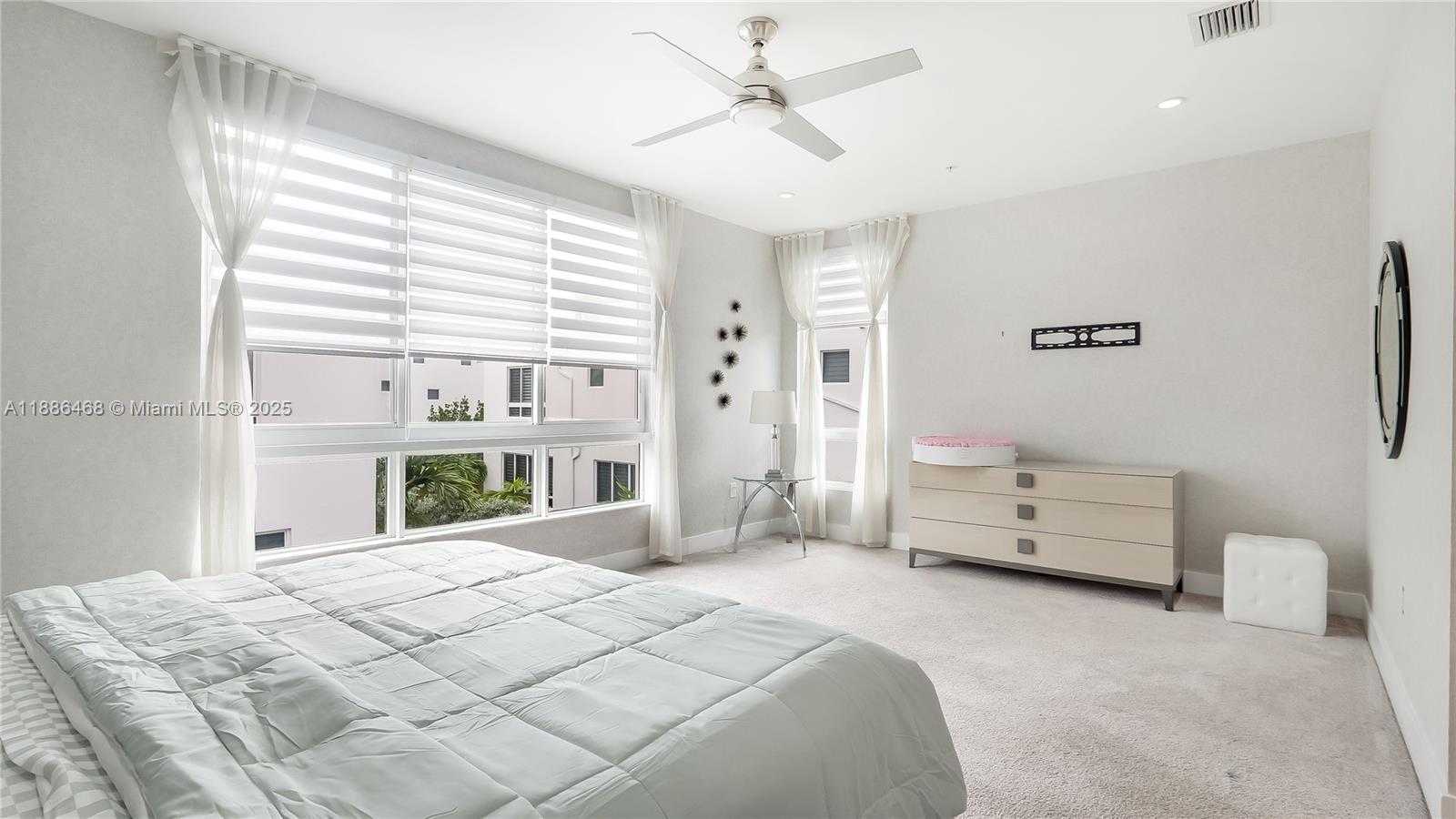 Small Image of 6611 NORTH WEST 105TH PL #6611, Doral Number 35