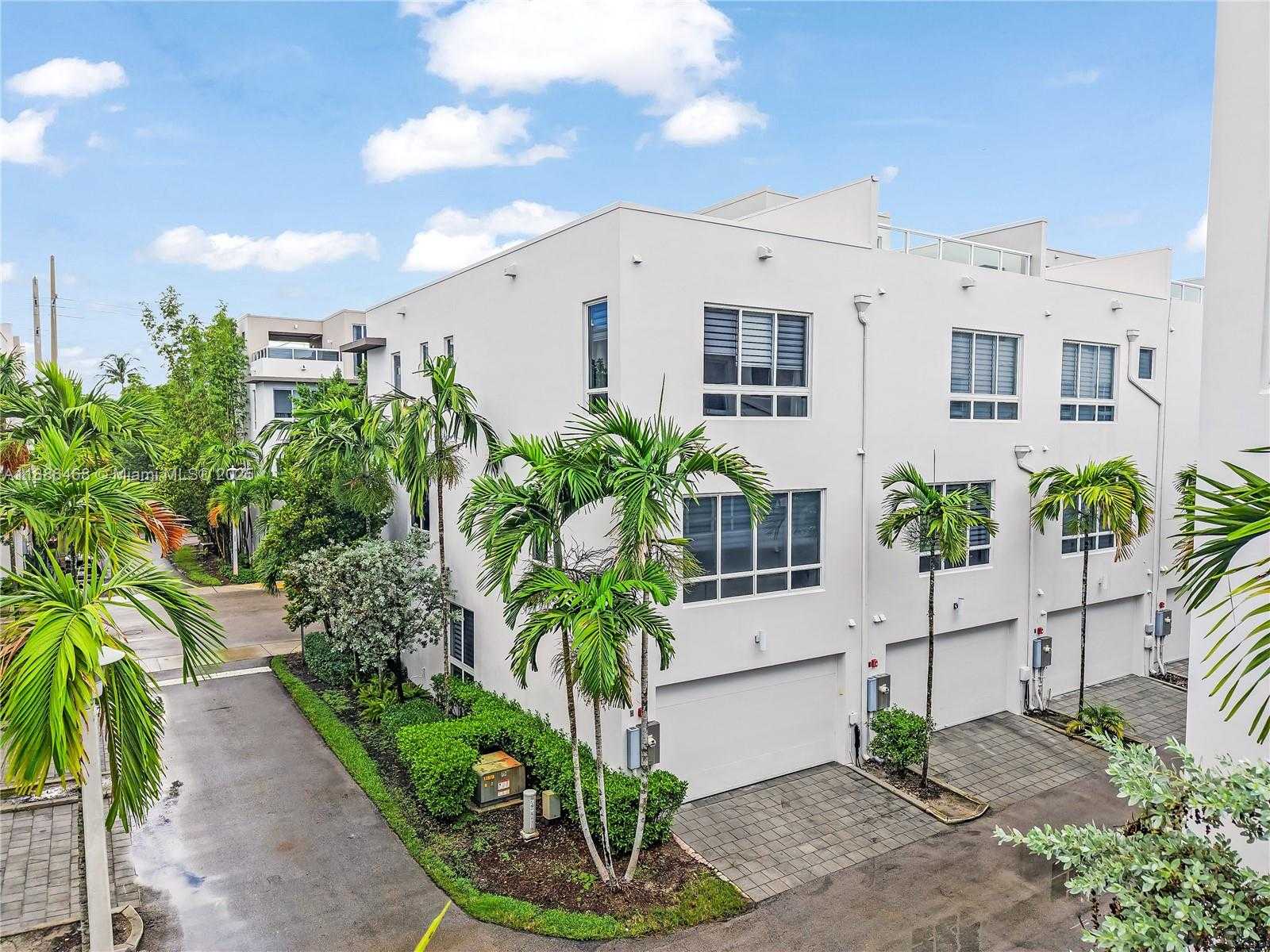 Small Image of 6611 NORTH WEST 105TH PL #6611, Doral Number 4