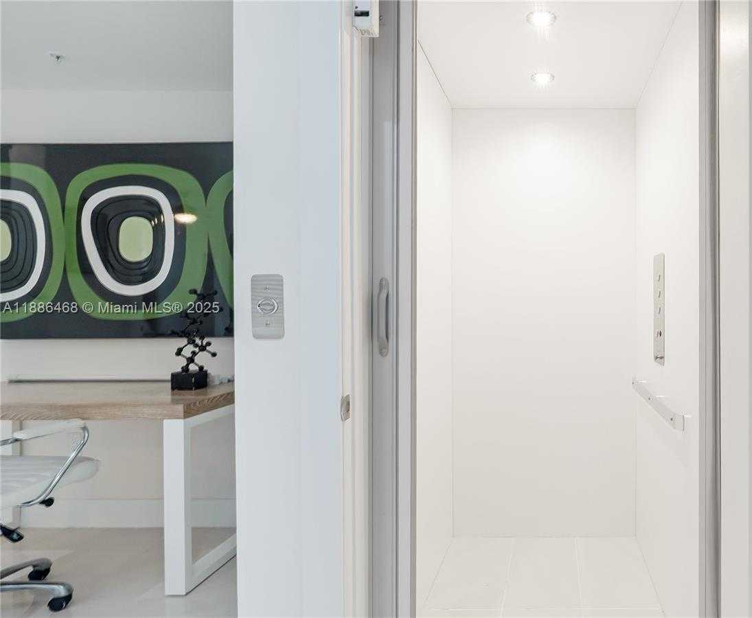Small Image of 6611 NORTH WEST 105TH PL #6611, Doral Number 43
