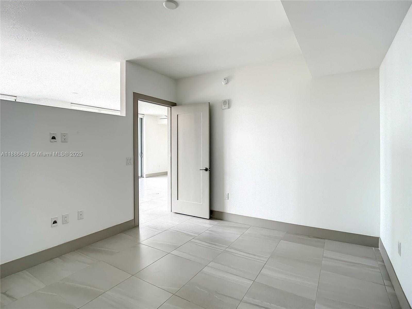 Small Image of 340 SOUTH EAST 3RD ST #3502, Miami Number 16