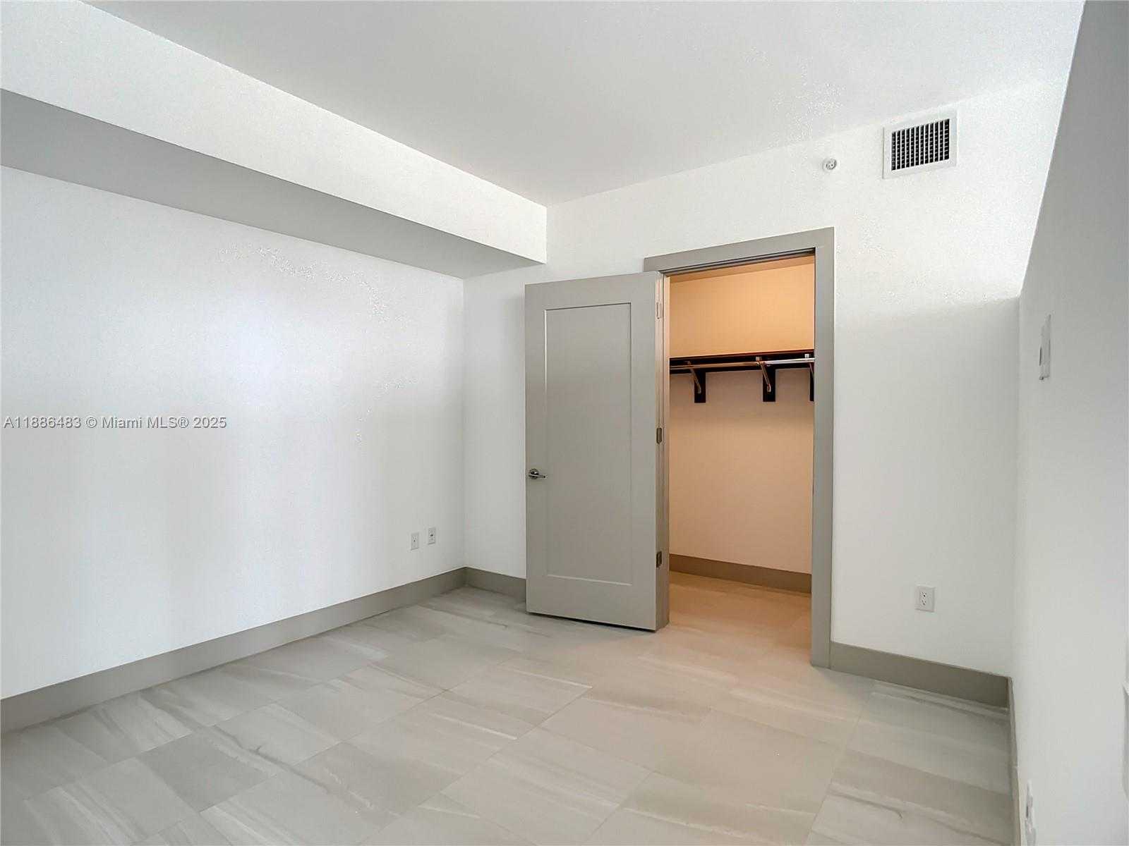 Small Image of 340 SOUTH EAST 3RD ST #3502, Miami Number 17