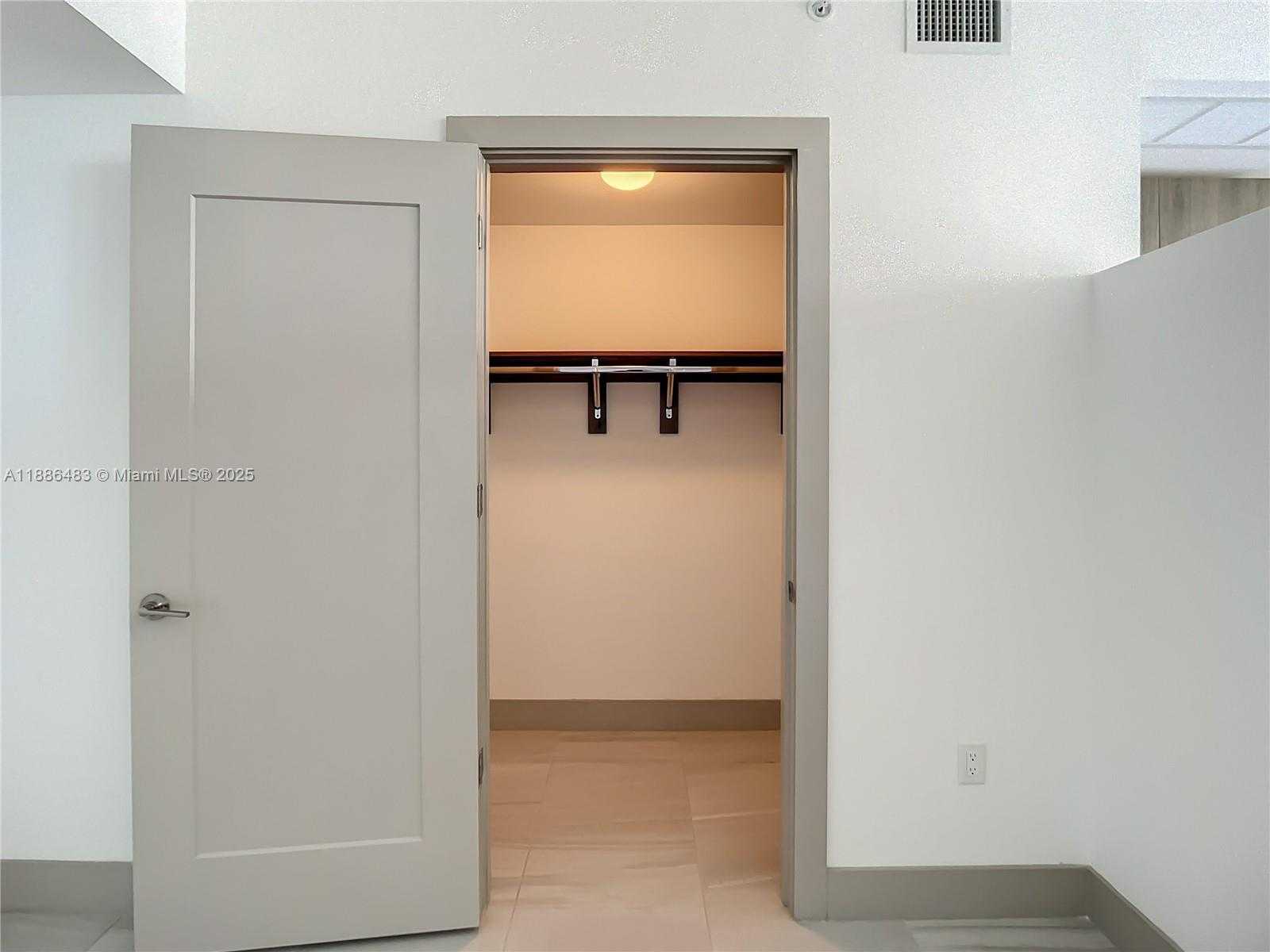 Small Image of 340 SOUTH EAST 3RD ST #3502, Miami Number 18