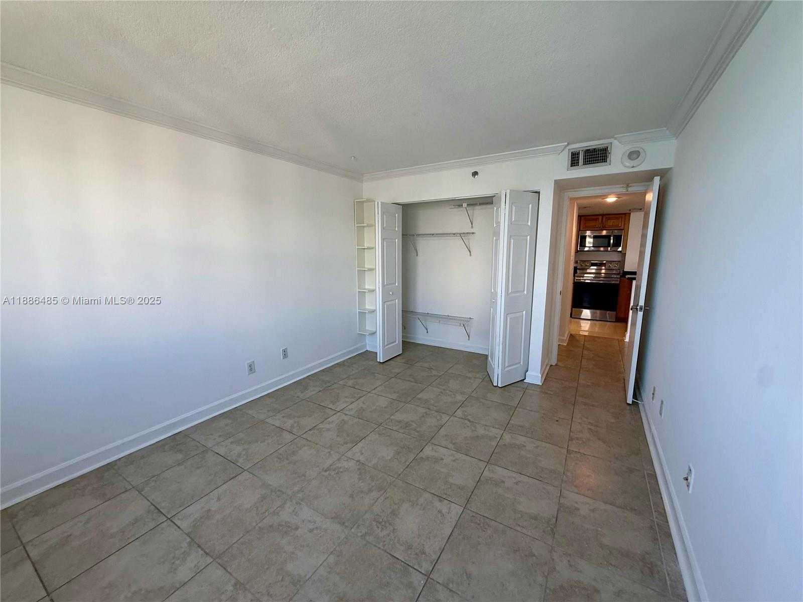 Small Image of 770 CLAUGHTON ISLAND DR #2113, Miami Number 11