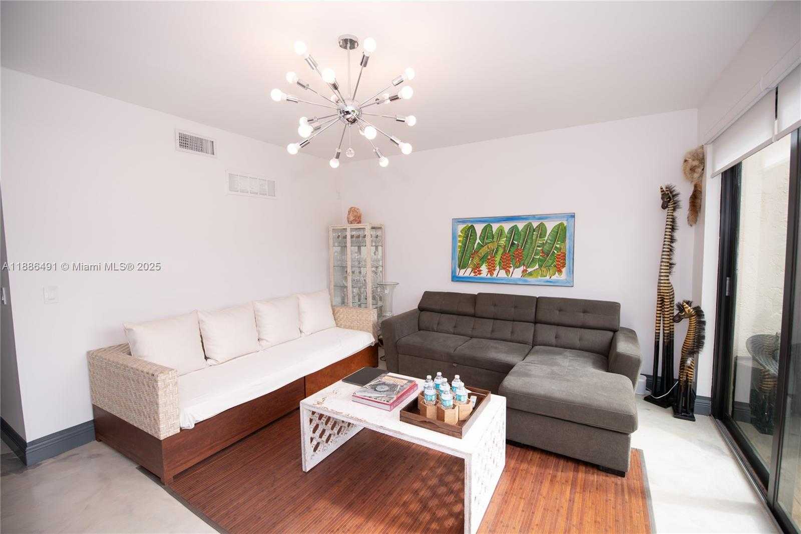Small Image of 8694 VIA REALE #3, Boca Raton Number 12