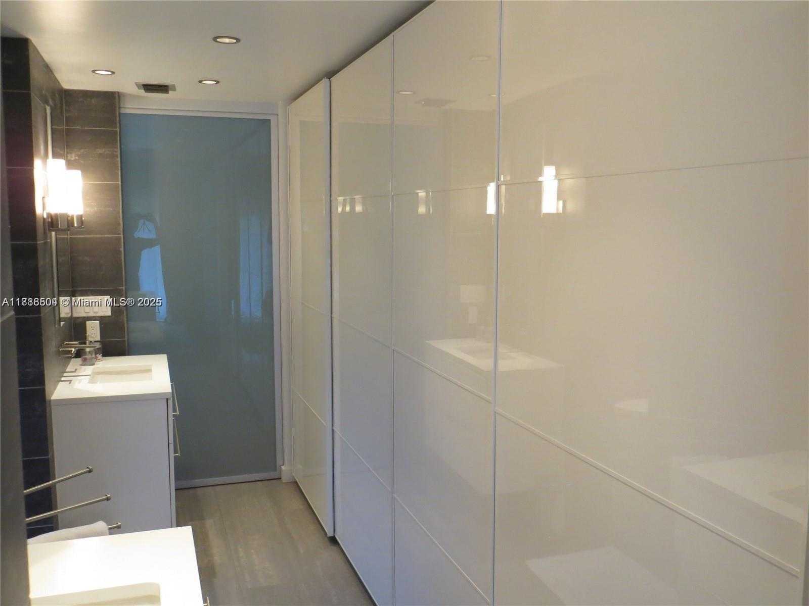Small Image of 811 NORTH EAST 71ST ST, Miami Number 11