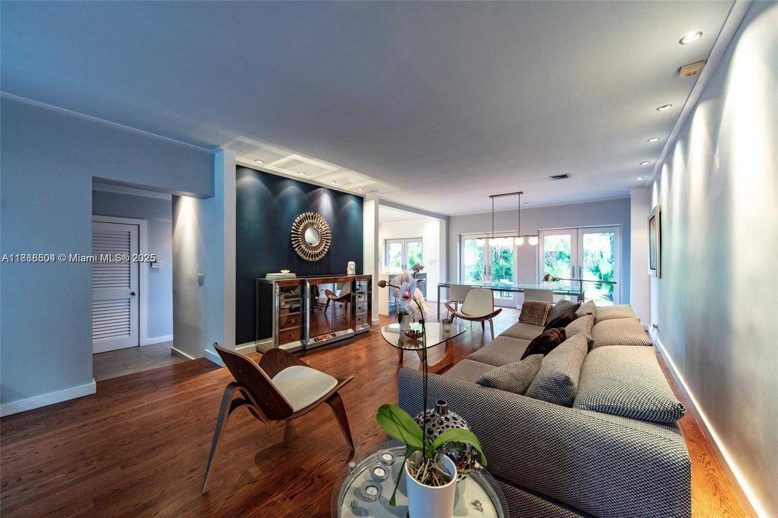 Small Image of 811 NORTH EAST 71ST ST, Miami Number 4