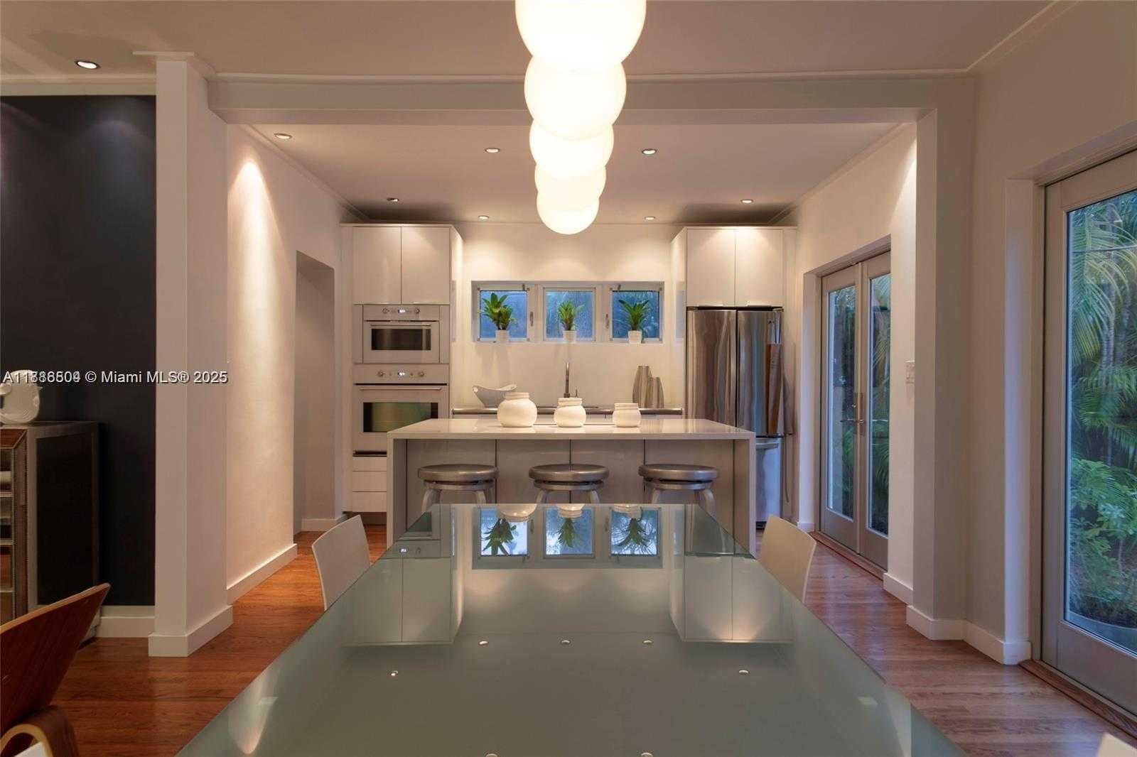 Small Image of 811 NORTH EAST 71ST ST, Miami Number 7