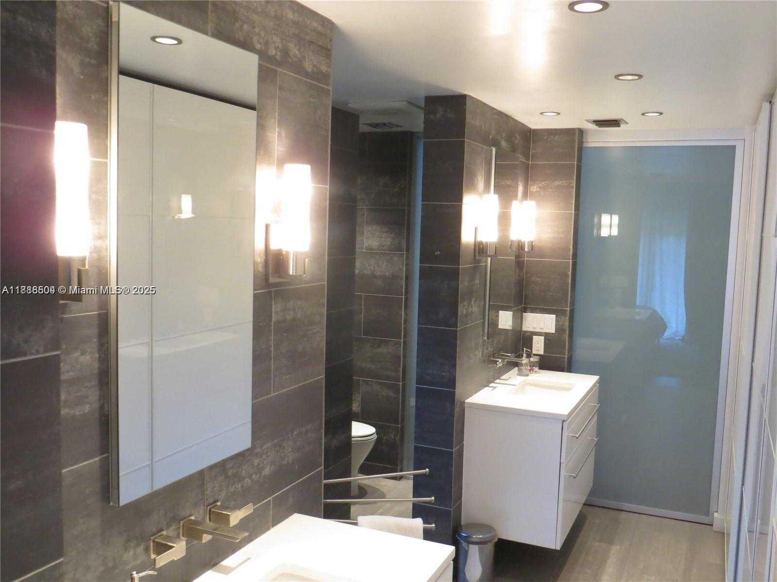 Small Image of 811 NORTH EAST 71ST ST, Miami Number 9