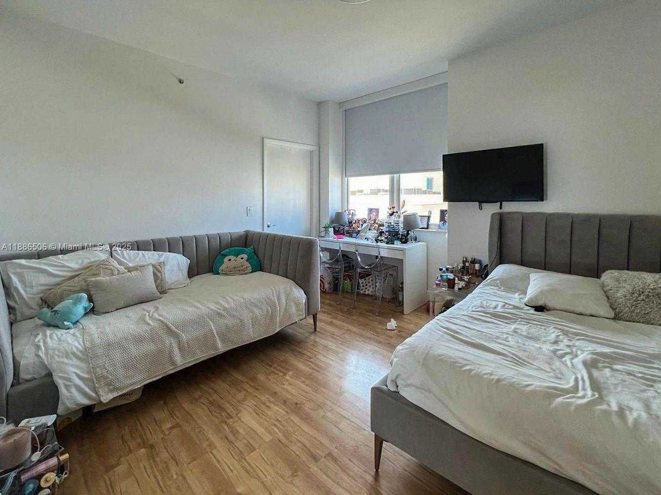 Small Image of 3330 NORTH EAST 190TH ST #1910, Aventura Number 3